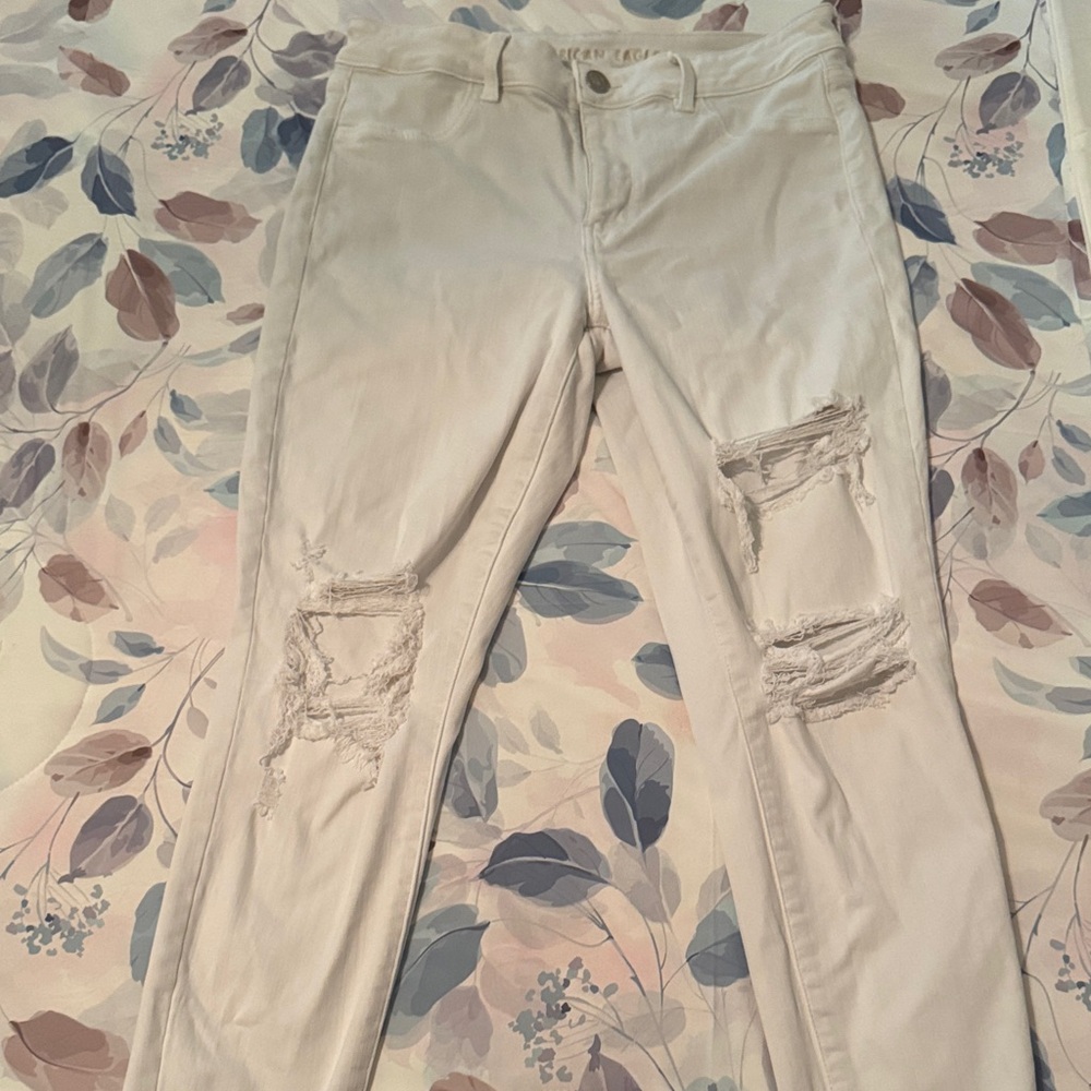 American Eagle Outfitters Cream Skinny Jeans